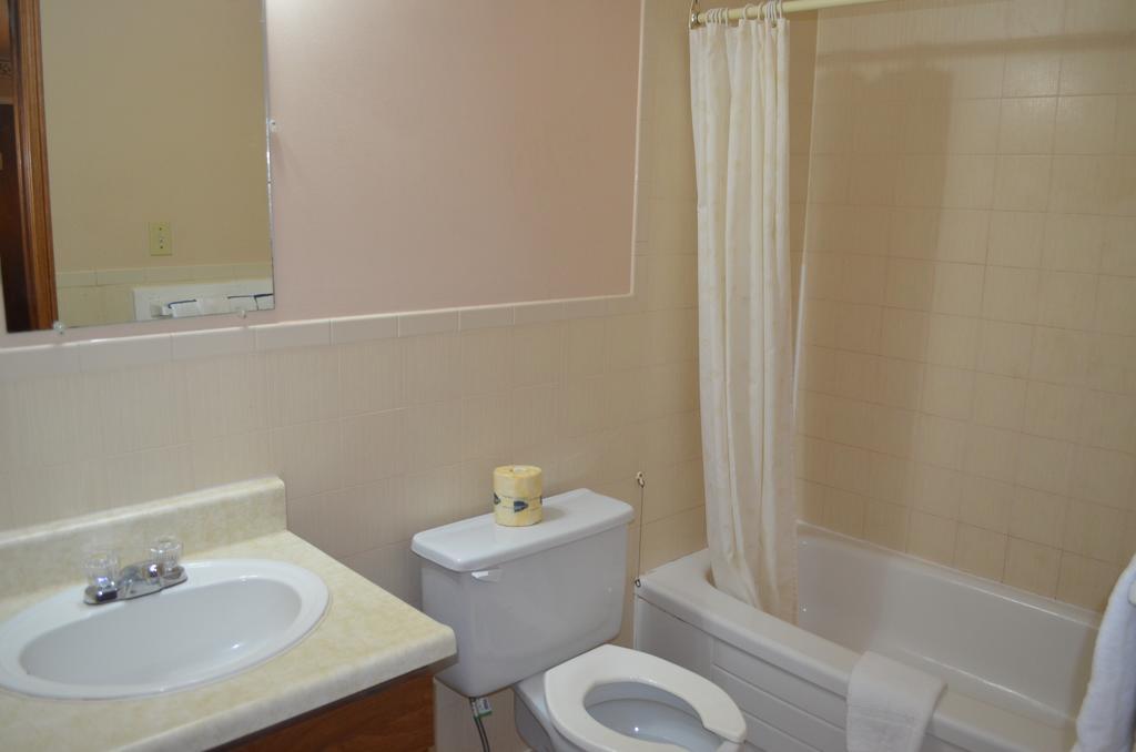 Mohawk Motel Brantford ภายนอก รูปภาพ