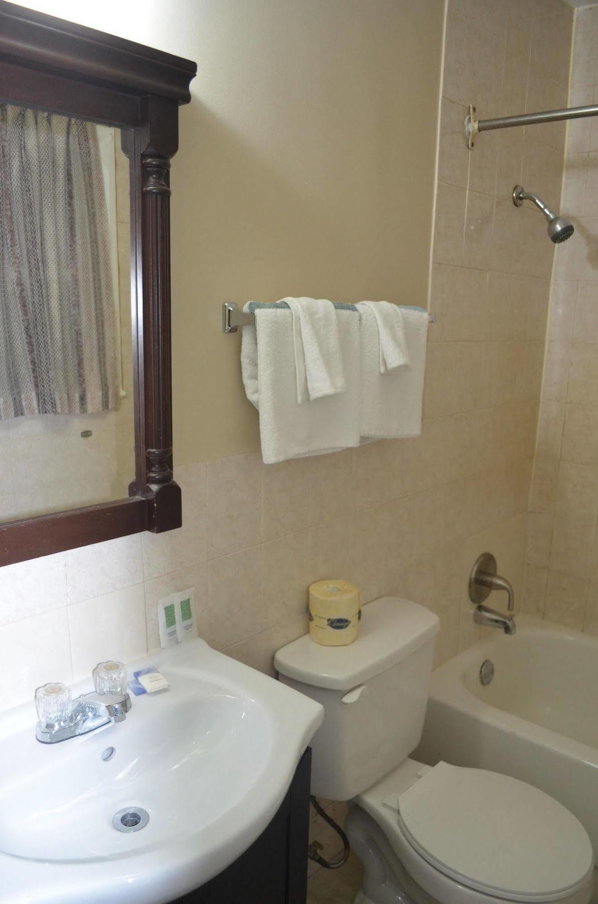 Mohawk Motel Brantford ภายนอก รูปภาพ
