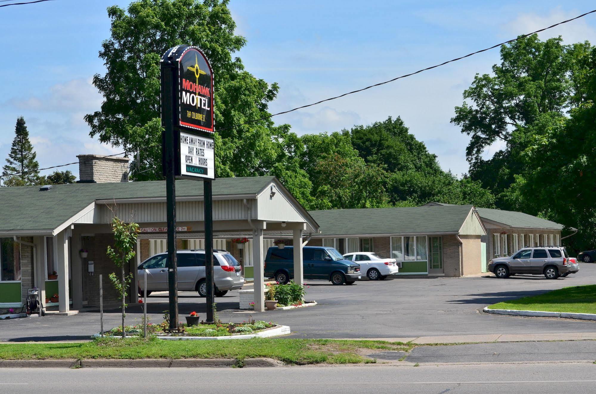 Mohawk Motel Brantford ภายนอก รูปภาพ